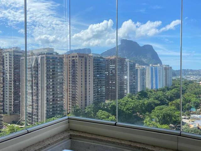 #105 - Apartamento para Venda em Rio de Janeiro - RJ